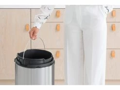 Billig 🔔 Brabantia Mülleimer Touch Bin New 30 Liter in silberfarben 👍 14 Billig 🔔 Brabantia Mülleimer Touch Bin New 30 Liter in silberfarben 👍 -Wäsche & Pflege Verkäufe 6624461 0582640 14 22709739